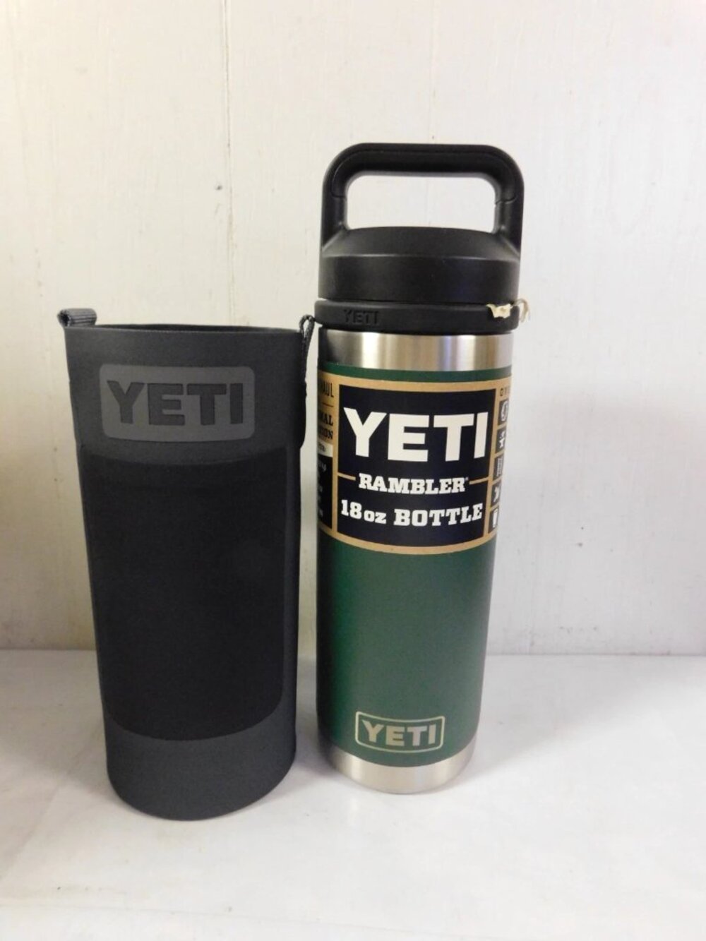 YETI Rambler with Chug Cap 18 oz Hunter Green with Clip Sling Sleeve NEW